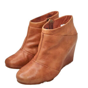Tan Ugg Wedge Heel Ankle Booties Size US 8.5